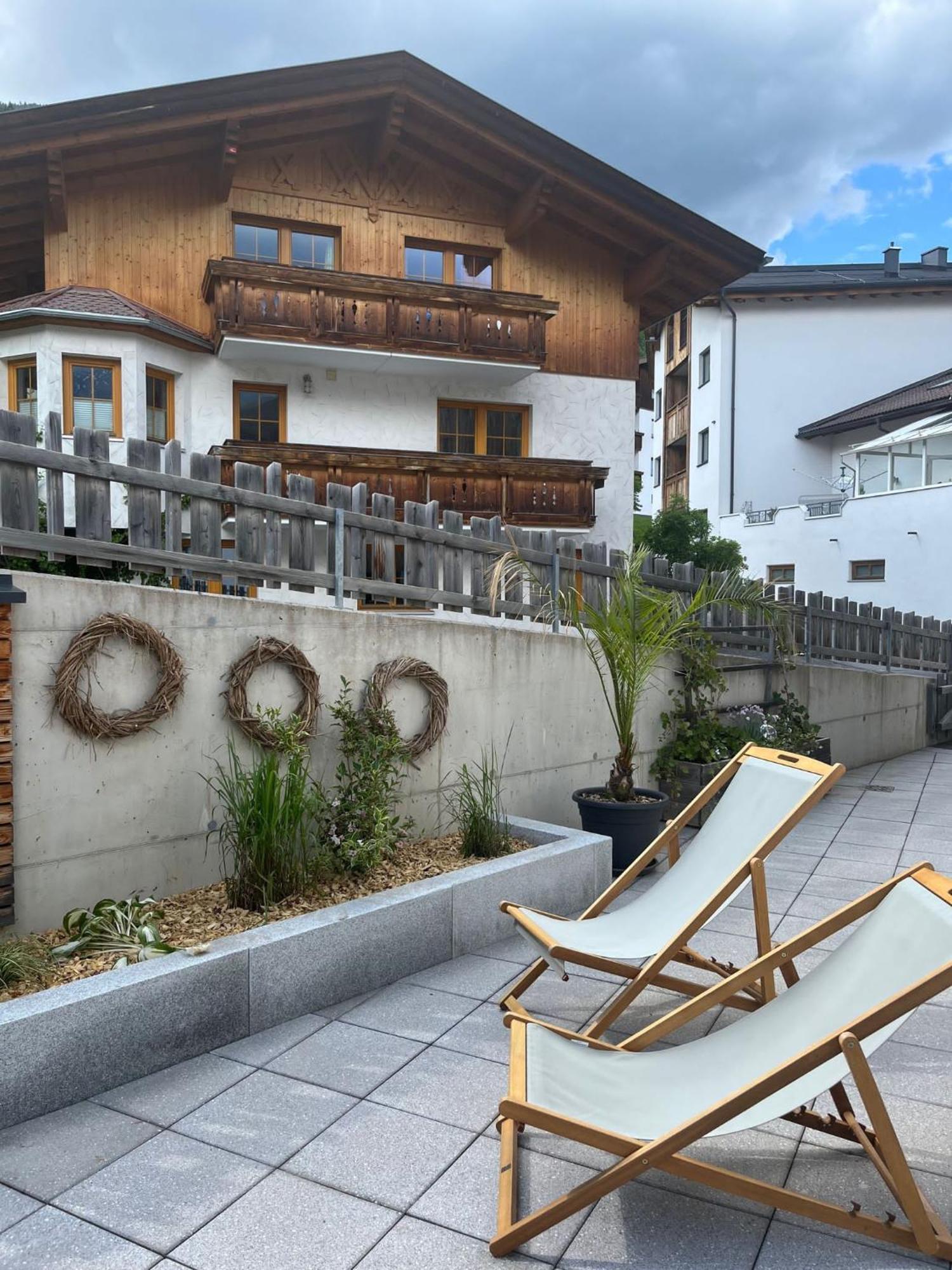 라디스 Alpenzeit 빌라 외부 사진